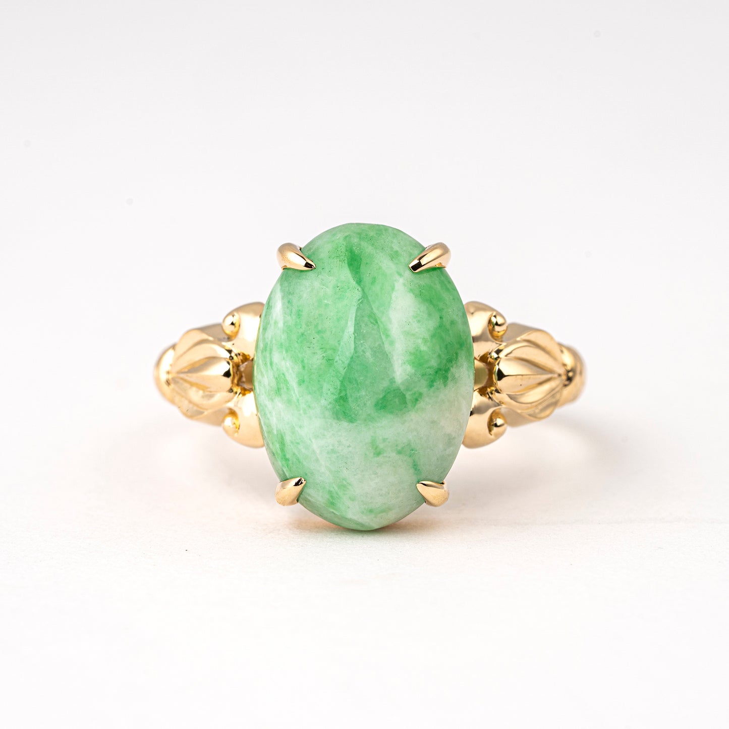 Verdant Serenity | 18K Gold Jade Ring