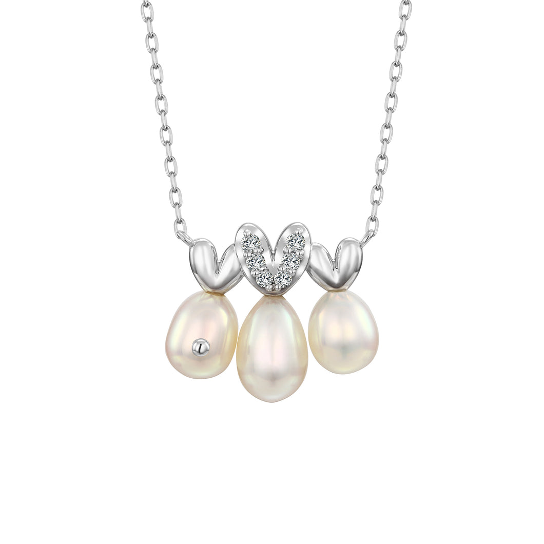 Tender Three | 18K Gold Pearl Diamond Pendant