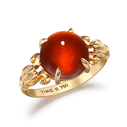 Burgundy Grace | 18K Gold Garnet Ring