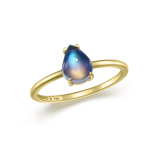Tender Gleam | 18K Gold Moonstone Ring 