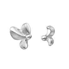 Load image into Gallery viewer, Grain full - dancing Lightly asymmetry earring 925silver

