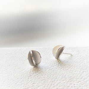 銀飾 耳環  綻放系列 - 花瓣 貼耳耳環